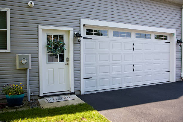 24/7 Emergency Garage Door Panel Replacement experts in Chester, WV